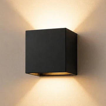 Batteridriven vägglampa med rörelsesensor